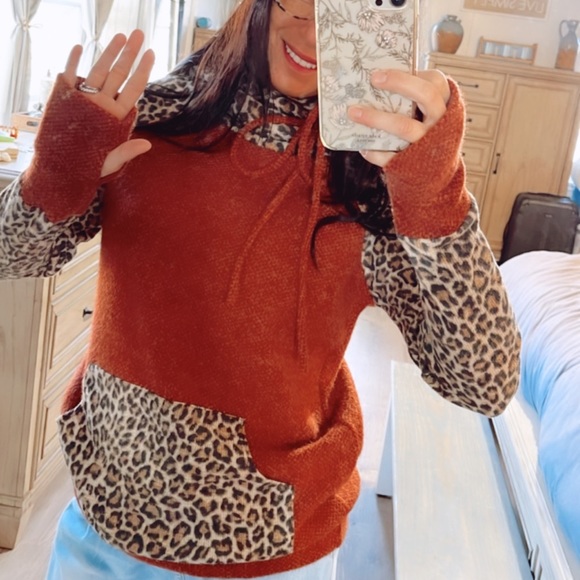 NWT Rust/Leopard Print Turtleneck Hoodie Sweater - Picture 6 of 9